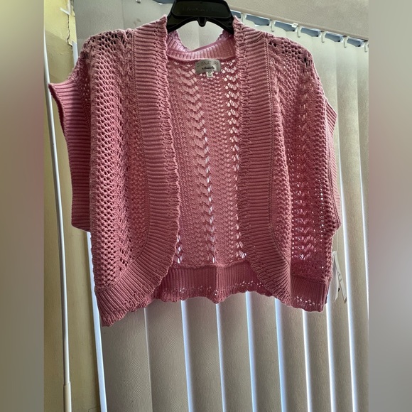 Signature by Robbie Bee Pink Short Sleeved Crotched Shrug Sweater - Picture 1 of 6